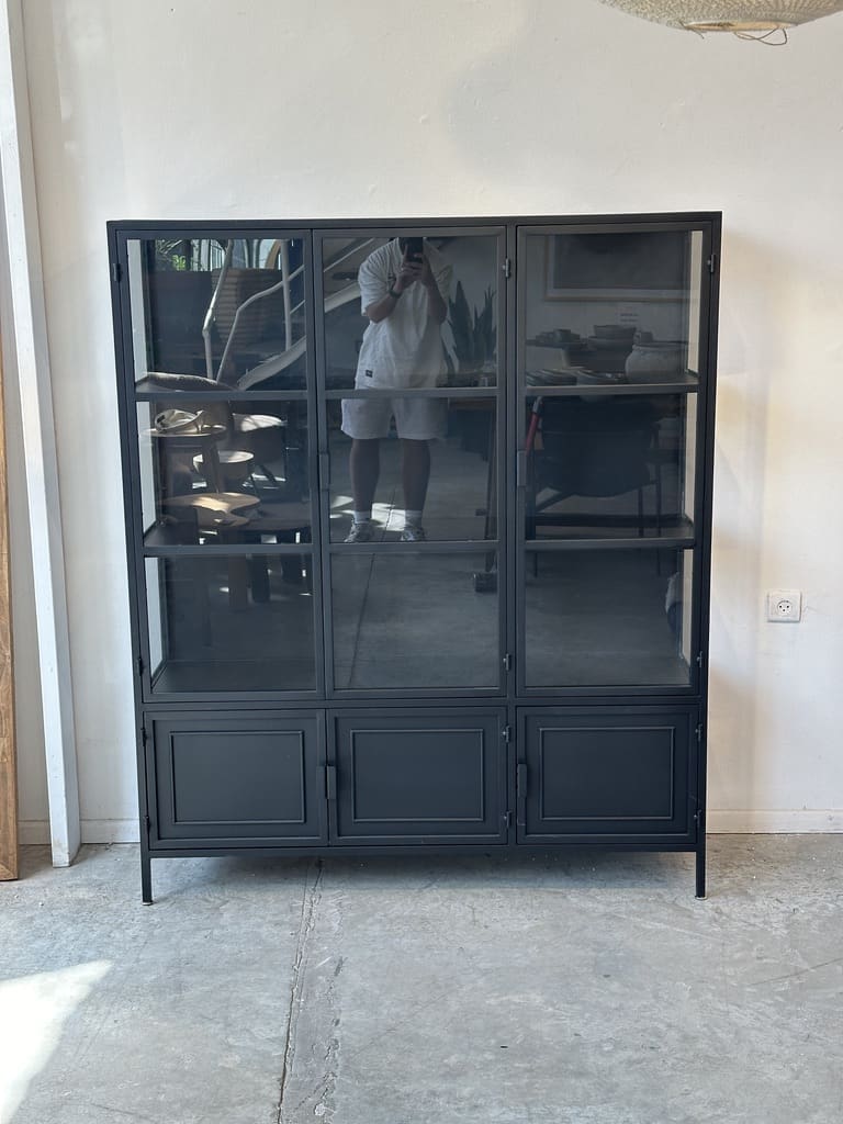 ארונית שחורה Klair