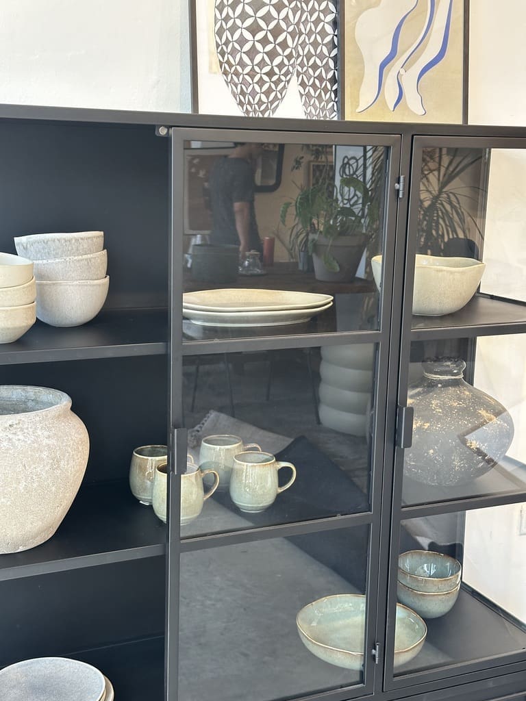 ⁦ארונית שחורה Klair⁩ – תמונה ⁦2⁩