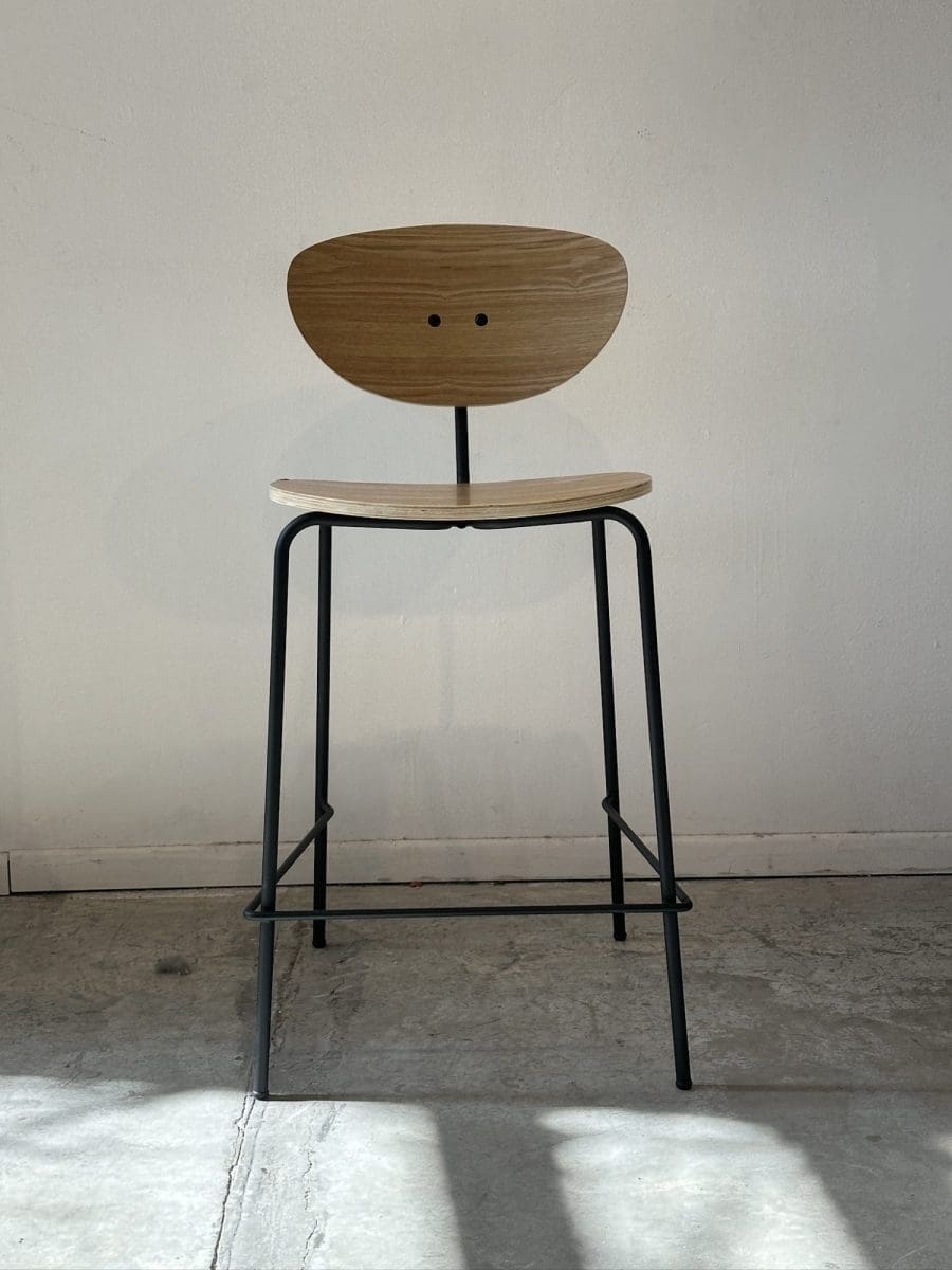 כסא בר LORI אלון רגל שחורה