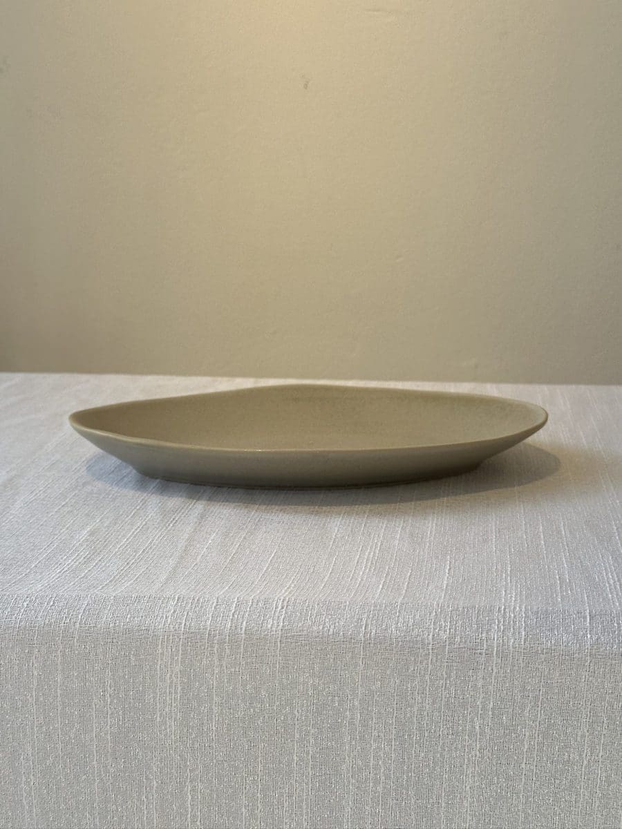 צלחת אובלית S – גוון אבן