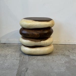 Mori – סטול דקורטיבי מעץ מלא בעבודת יד