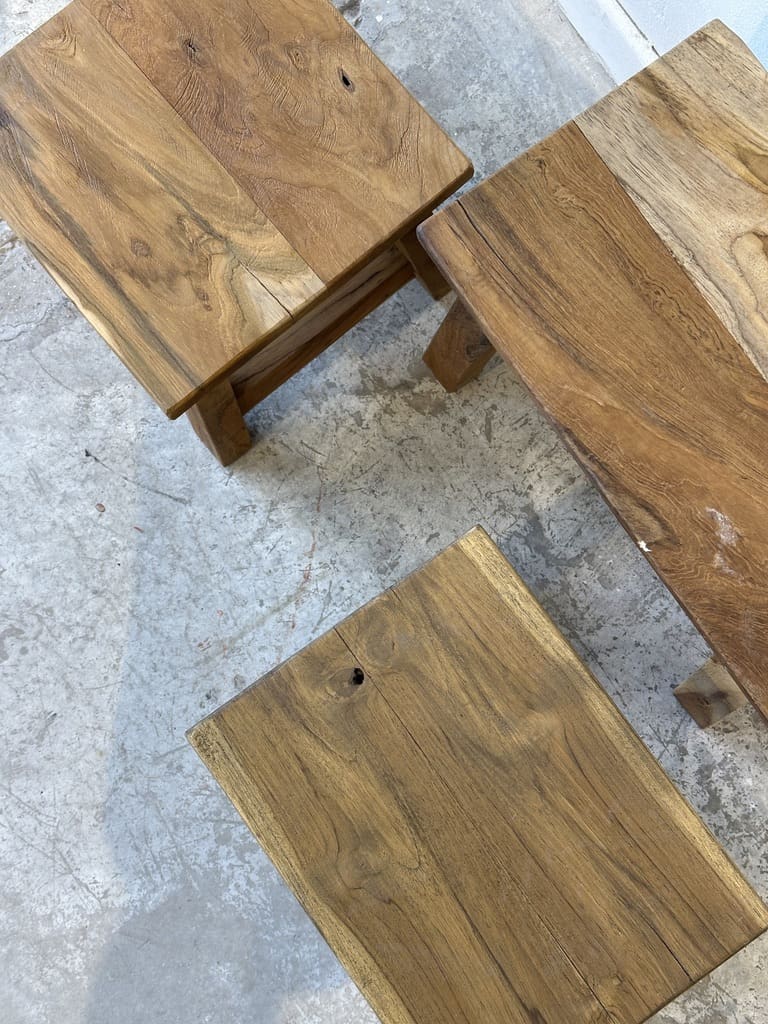 שרפרף עץ טיק 30x26 – בעבודת יד מאינדונזיה – תמונה 5