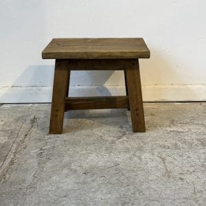 שרפרף עץ טיק 30x26 – בעבודת יד מאינדונזיה