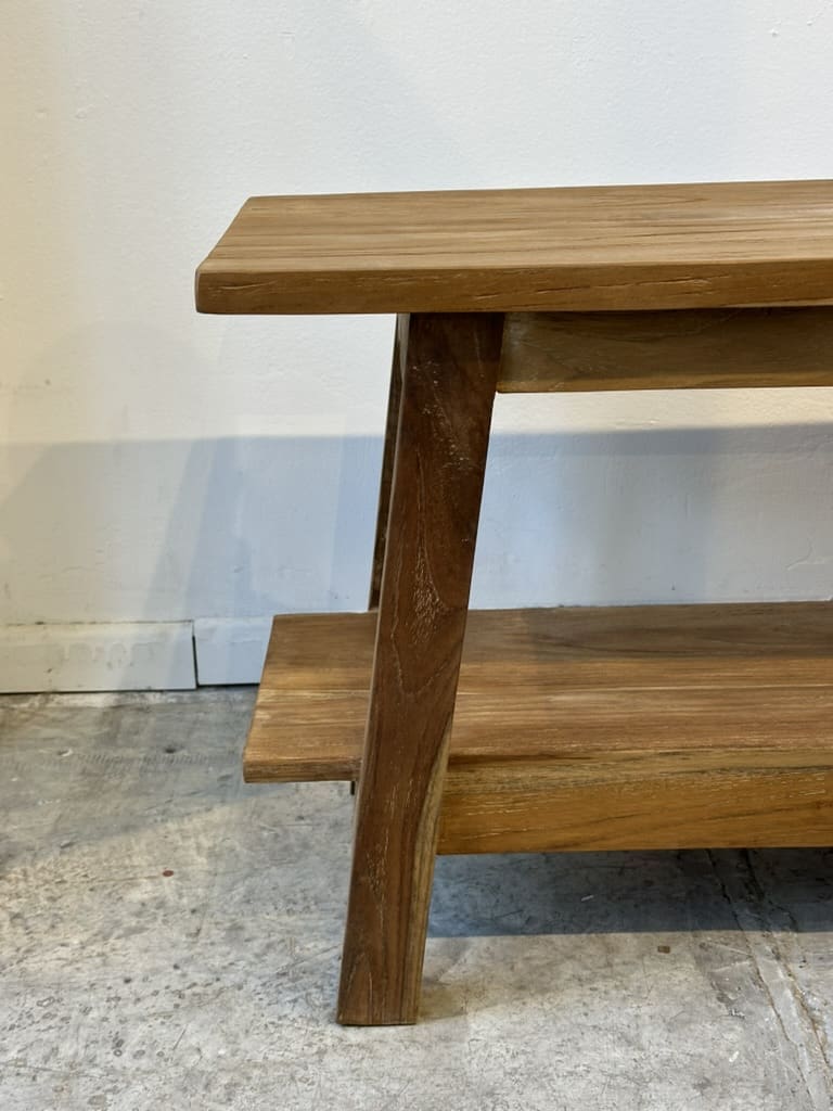 Tiko – ספסל עץ טיק עם מדף – תמונה 3