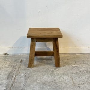 שרפרף עץ טיק 26x26 – בעבודת יד מאינדונזיה