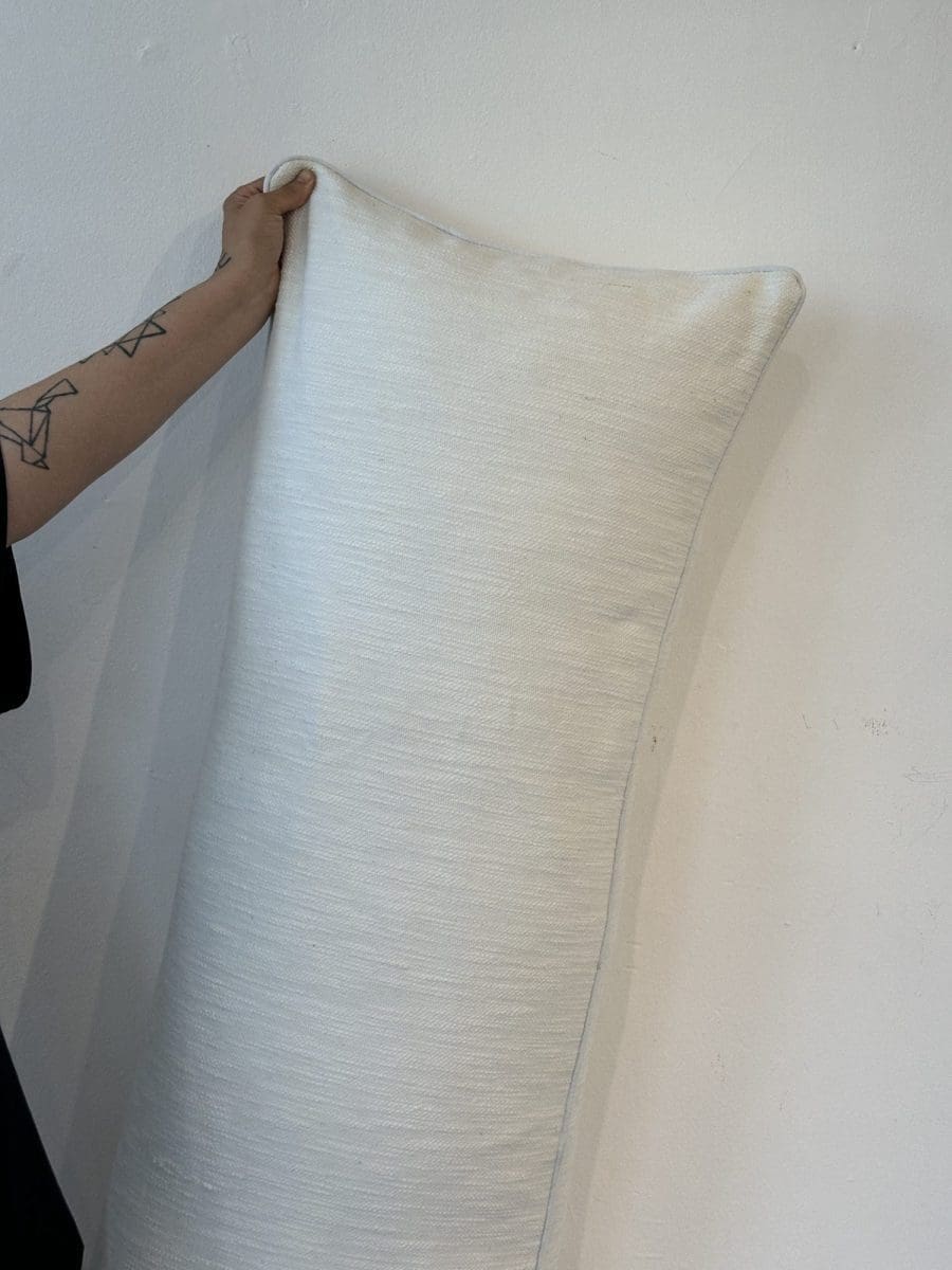 Rian – כרית נוי ארוכה בצבע לבן