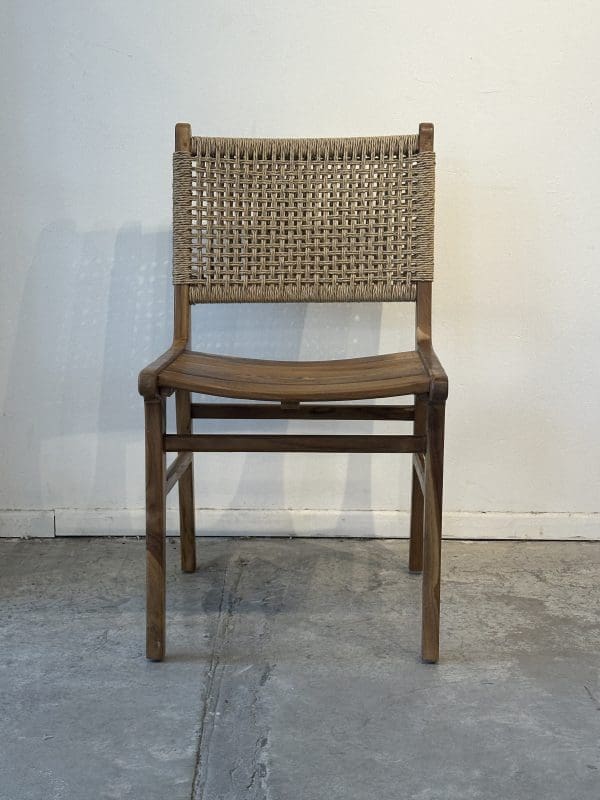 Viero wood – כיסא אוכל מעץ טיק וחבל סינתטי
