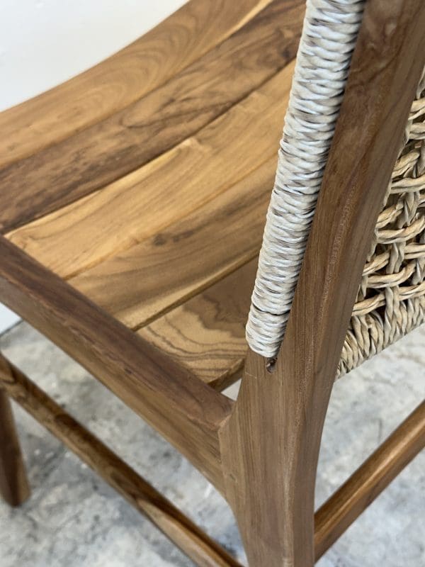 ⁦Viero wood – כיסא אוכל מעץ טיק וחבל סינתטי⁩ – תמונה ⁦2⁩
