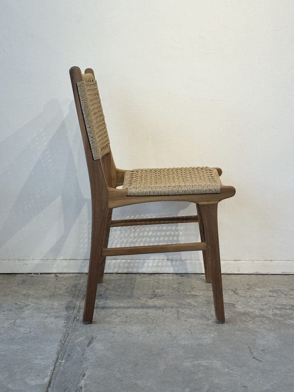 ⁦Viero – כיסא אוכל מעץ טיק וחבל סינתטי⁩ – תמונה ⁦2⁩