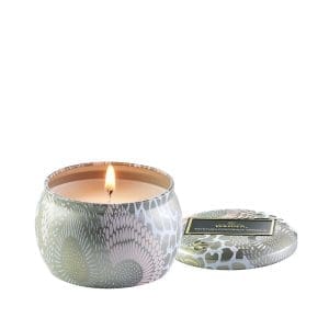 נר ריחני בקופסת פח 113 גרם - Tahitian Coconut Vanilla VOLUSPA