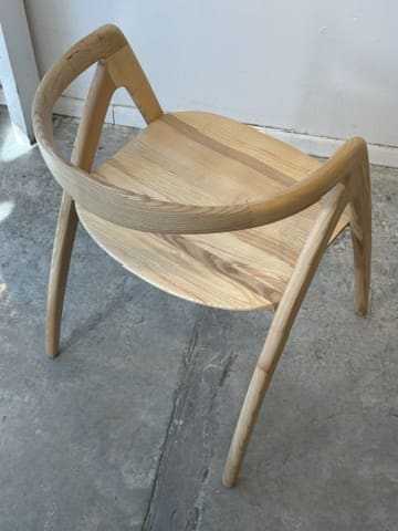 ⁦Lenon – כיסא אוכל מעץ מלא | צבע אלון טבעי⁩ – תמונה ⁦3⁩