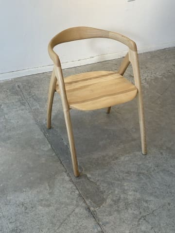 ⁦Lenon – כיסא אוכל מעץ מלא | צבע אלון טבעי⁩ – תמונה ⁦2⁩