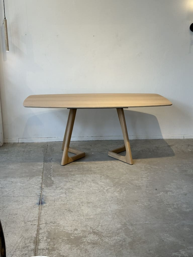 שולחן אוכל בייצור אישי –Goni