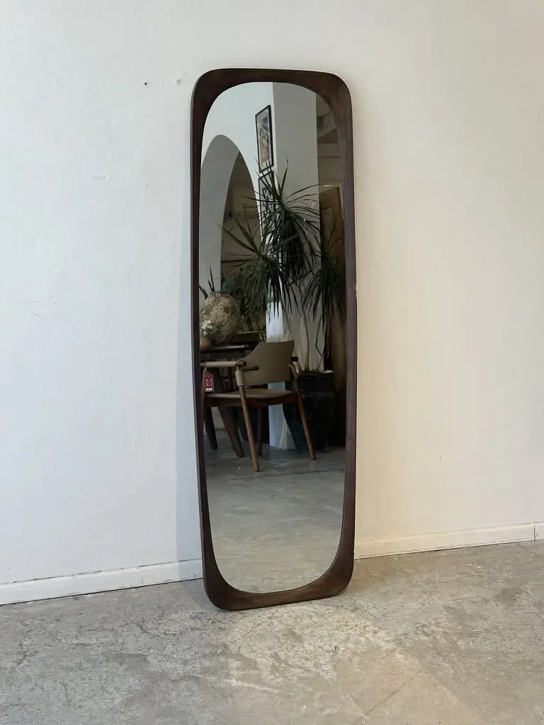 מראה עץ אגוז 180/60 – תמונה 5